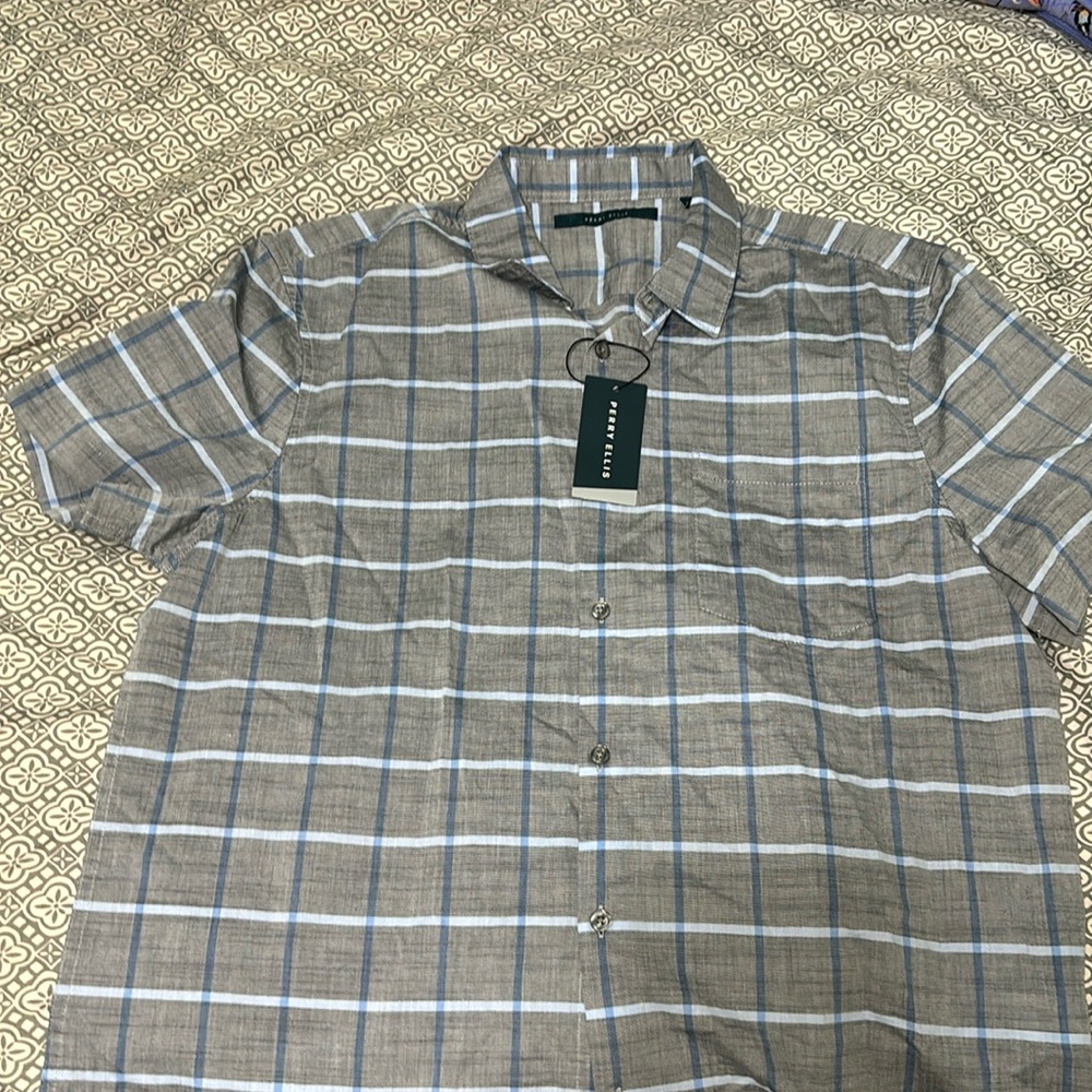 Men’s Perry Ellis short sleeve button NWT